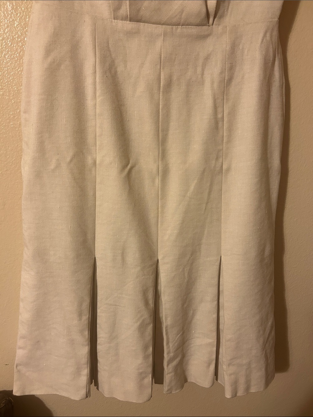 Antonio Melani Ivory Cap-Sleeve V-Neck Pleatwd Dress - linen blend - Picture 4 of 5